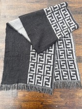 Sciarpa reversibile Fendi