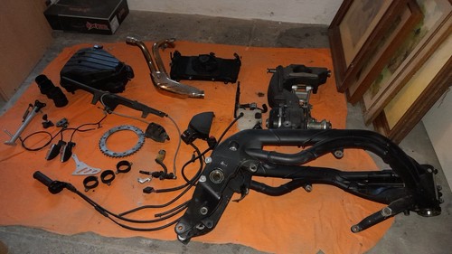 Triumph speed triple 1050 2008 - 1050,