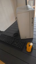 pc fisso + tastiera e mouse