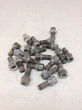 VOLKSWAGEN GOLF 4 1.9 74KW 5P N.21 BULLONI RUOTA CERCHI IN LEGA CON ANTIFURTO