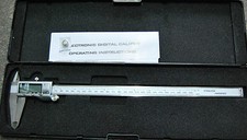 CALIBRO DIGITALE PROFESSIONALE  DA 0-300 mm IN ACCIAIO con VALIGETTA 