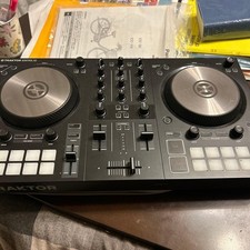Native Instruments Kontrol S2
