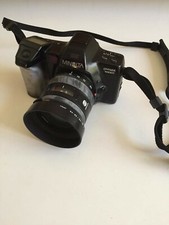 Fotocamera Minolta Dynax 7000i nera leggermente usurata (foto)