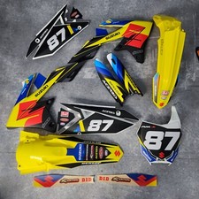 Plastiche + Grafiche Suzuki