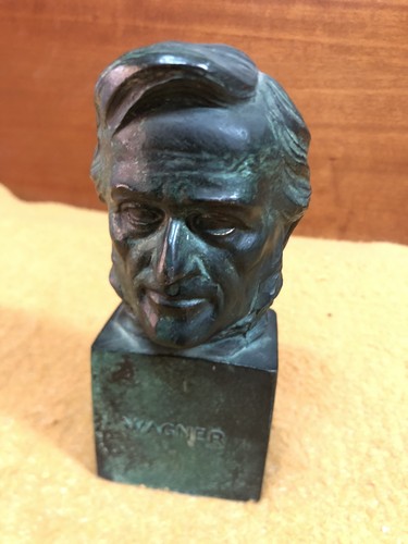 Wagner statua ferma - ferma, libro