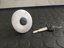 Yamaha Majesty 250 mod. dal 2000 Kit serrature:1 tappo +1 chiave