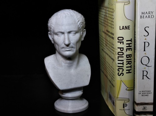 Busto giulio cesare - di, cesare;