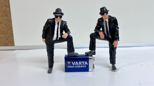 Figurine peinte main - a,