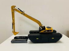 Escavatore anfibio lungo