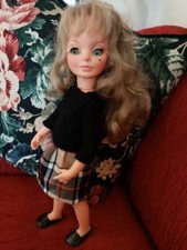 Maglia nera e gonna scozzese stile Burberry's per  bambole tipo Alta Moda Furga