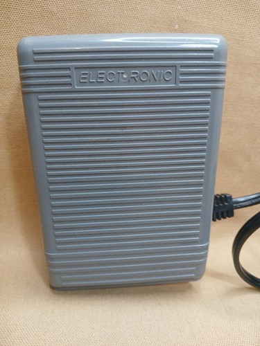 Pedale regolatore velocità