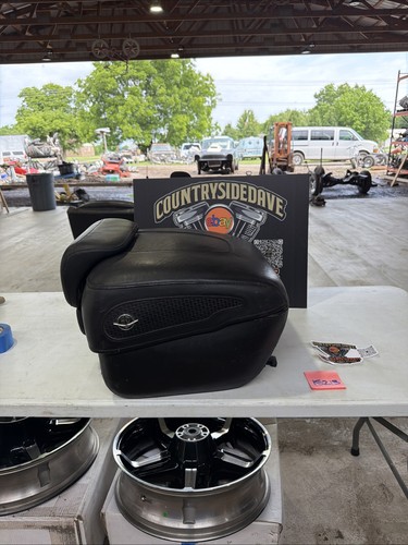 Harley roadking classic tour - harley,