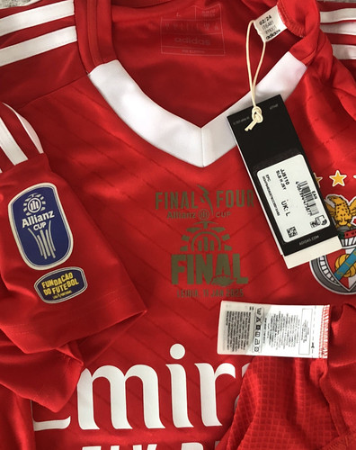 Maglia nuova con etichette - con,