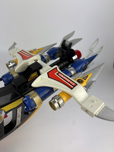 Mighty morphin power rangers - mighty,