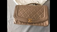 CHANEL “DIANA” BORSA COLORE BEIGE IN PELLE