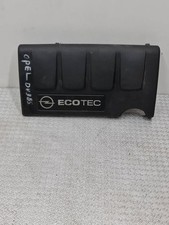 Assetto coperchio motore