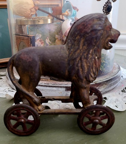 Antica panca leone ruote - su, ruote"