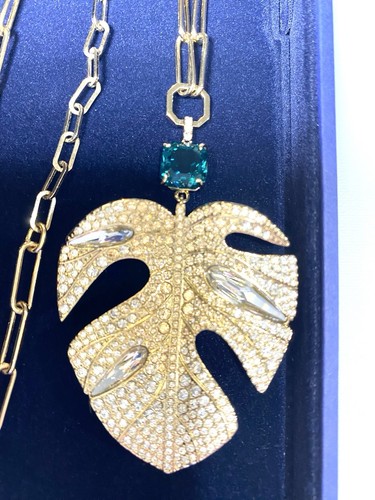 Gorgeous swarovski necklace - swarovski,