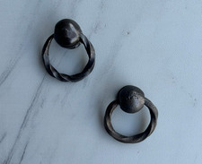 Pomello ad anello ornato porta