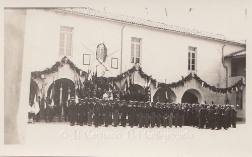 Parata militare una caserma - in,