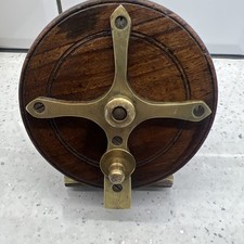 Antico mulinello da pesca in