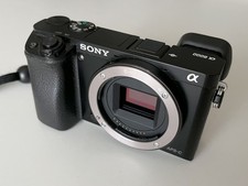 Vendo Sony A6000 mirrorless