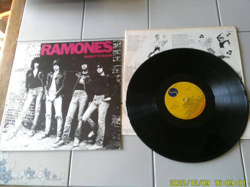 The ramones rocket - ramones, to