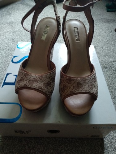 Sandali con plateau guess - con,