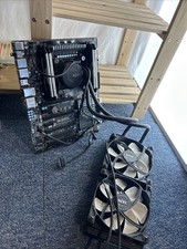 Scheda madre NZXT e sistema di