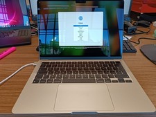 Apple MacBook Air 13.6" M3 16GB RAM 256GBSSD Galassia Computer Portatile