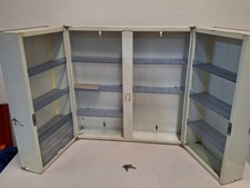 Armadio medico anni ’60 in