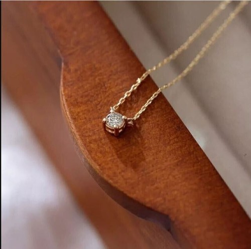 Ciondolo solitario diamante