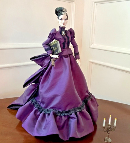 Barbie haunted beauty mistress - beauty,