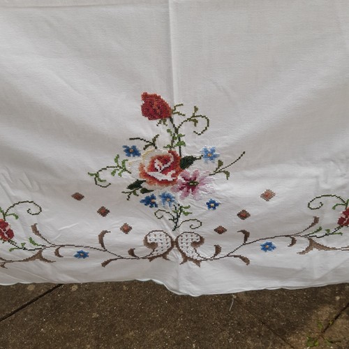 Vintage table cloth cross - table,