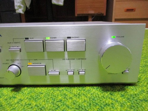 Amplificatore stereo integrato