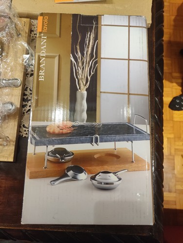 Pietra ollare con - , base