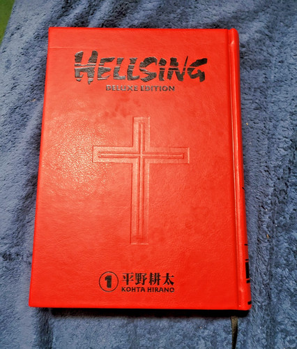 Hellsing deluxe edition vol - hellsing,