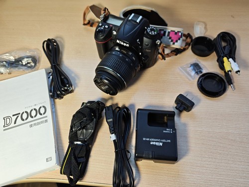 Nikon d7000 2mp digital slr - nikon,