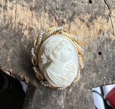 Antico Vittoriano 10k Oro Giallo Arricciato Grani Perla Cover Cameo Spilla