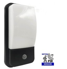 Applique da Parete Esterna LED 20W con Sensore di Movimento e Crepuscolare PIR