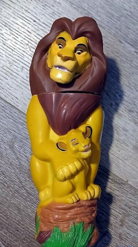 Leone statuina in - re,