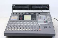 Mixer digitale Yamaha 02R con ponte misuratore e 2 schede ADAT