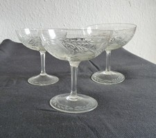 3 vecchi bicchieri da