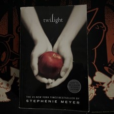 Twilight By Stephanie Meyer