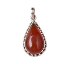 Collana con ciondolo in