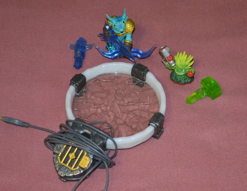 Skylanders trap team - trap, portal