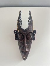 Maschera africana con corna