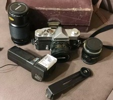 FOTOCAMERA KONICA AUTOREFLEX T CON ACCESSORI BORSA VINTAGE