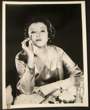 MYRNA LIOYD:ATTRICE