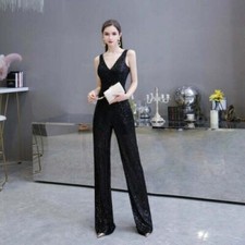 Donna Elegante senza Maniche